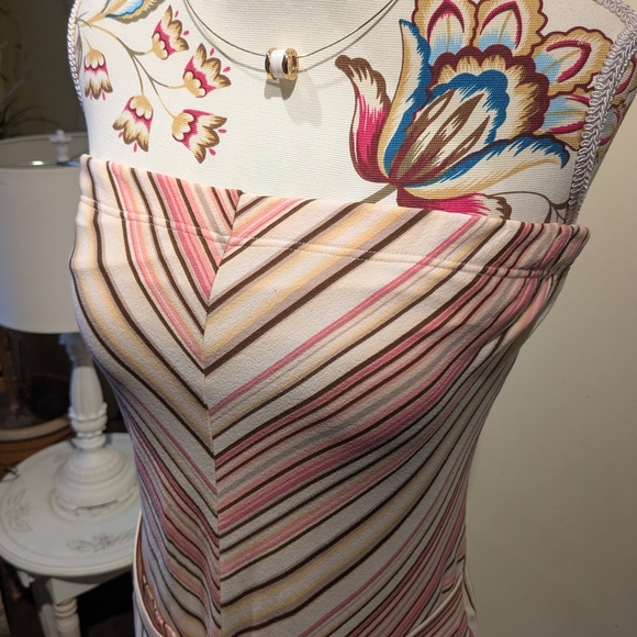 Le Chateau Pink and Cream Strapless Dress - Picture 3 of 5